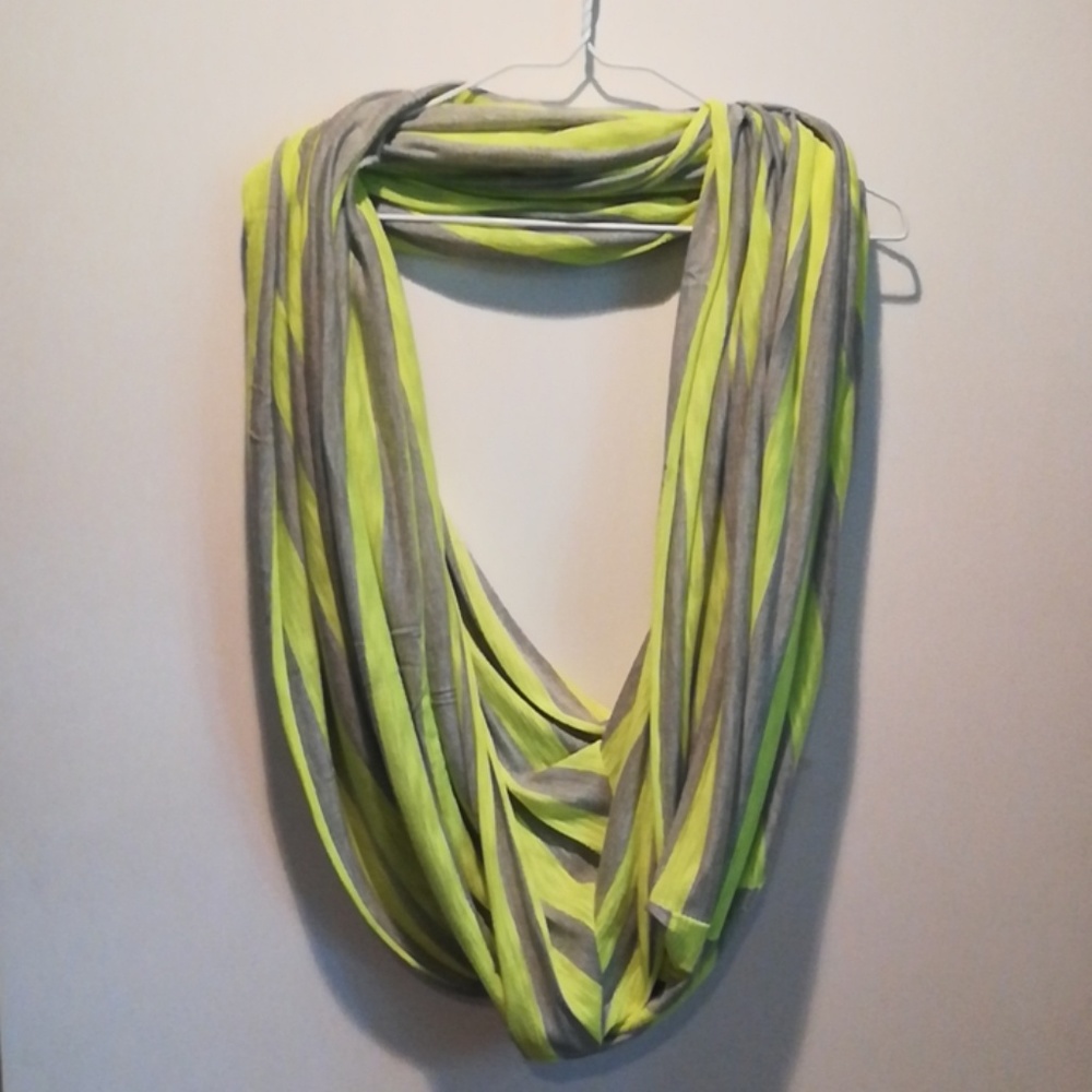 Loveappella infinity scarf